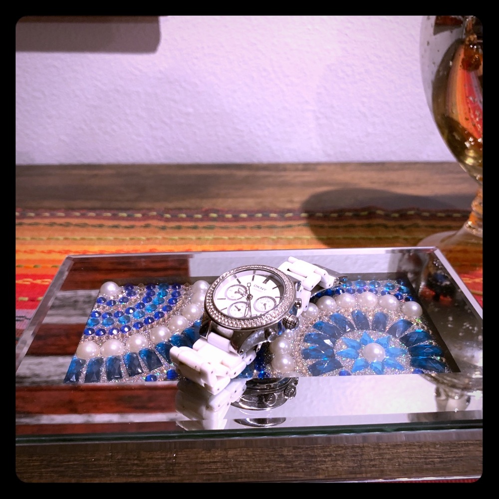 DNKY WHITE CERAMIC WATCH